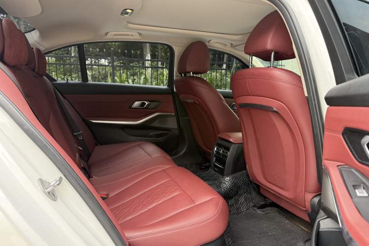 Used BMW i3 2024 eDrive 35 L Interior 1