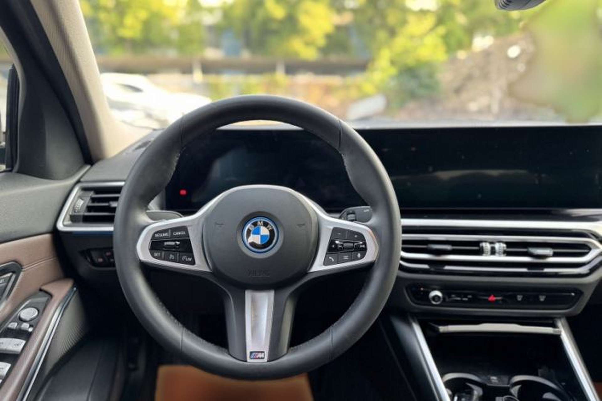 Used BMW i3 2024 eDrive 40 L Midnight Edition Interior 1