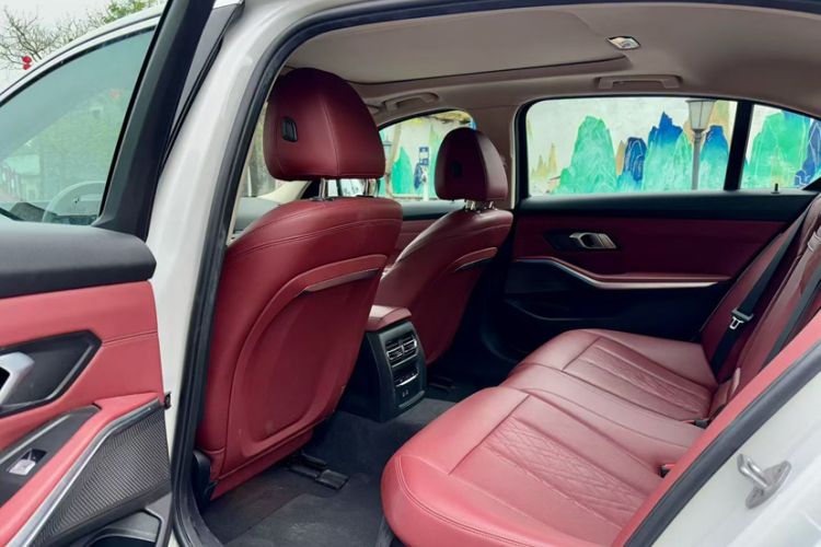 Used BMW i3 2024 eDrive 35 L Interior 1