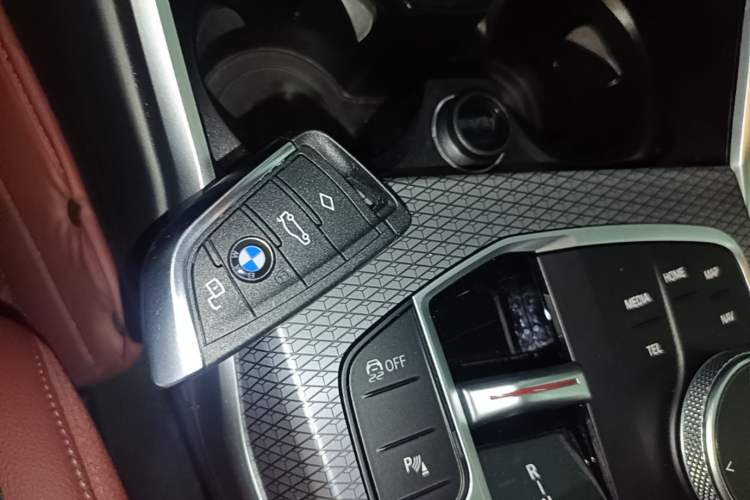 Used BMW i3 2024 eDrive 40 L Midnight Edition Interior 1