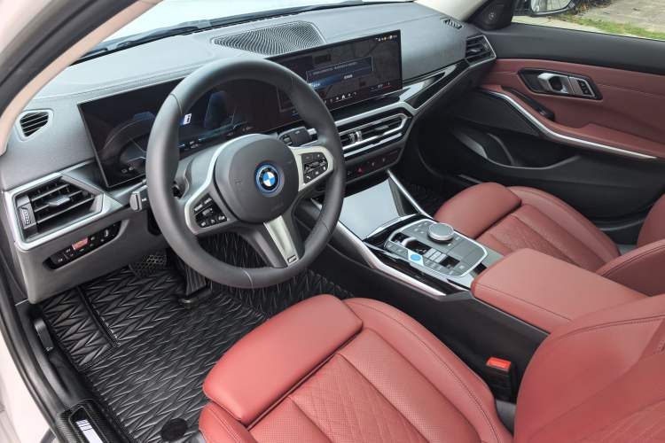 Used BMW i3 2024 eDrive 35 L Interior 2