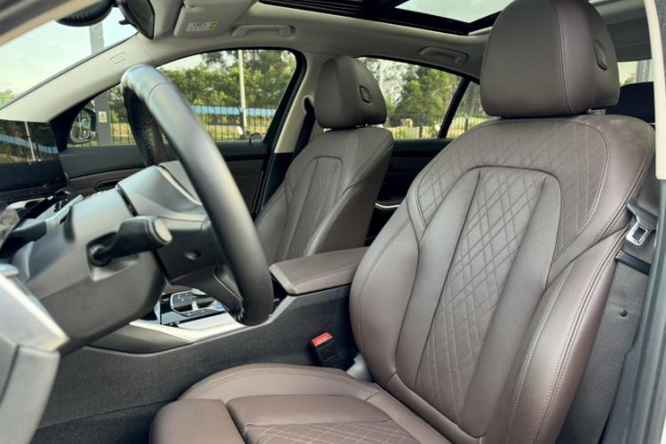 Used BMW i3 2024 eDrive 35 L Interior 2