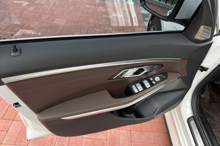 Used BMW i3 2024 eDrive 35 L Interior 2