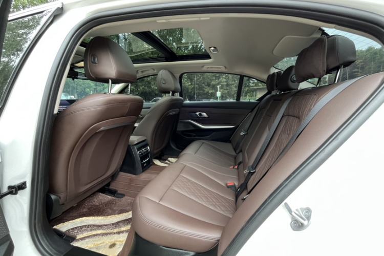 Used BMW i3 2024 eDrive 35 L Interior 2