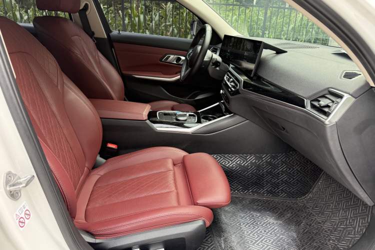Used BMW i3 2024 eDrive 35 L Interior 2