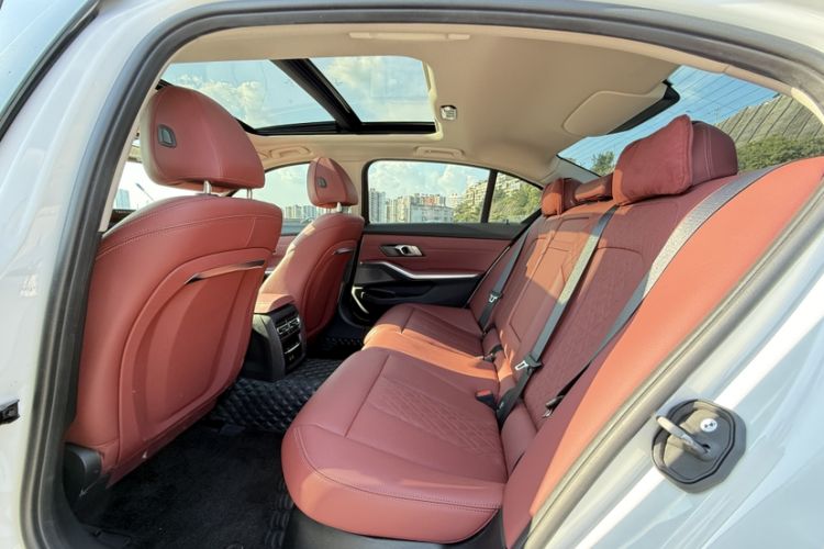 Used BMW i3 2024 eDrive 35 L Interior 2