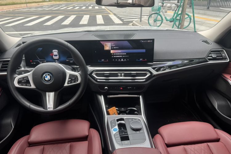 Used BMW i3 2024 eDrive 40 L Midnight Edition Interior 3