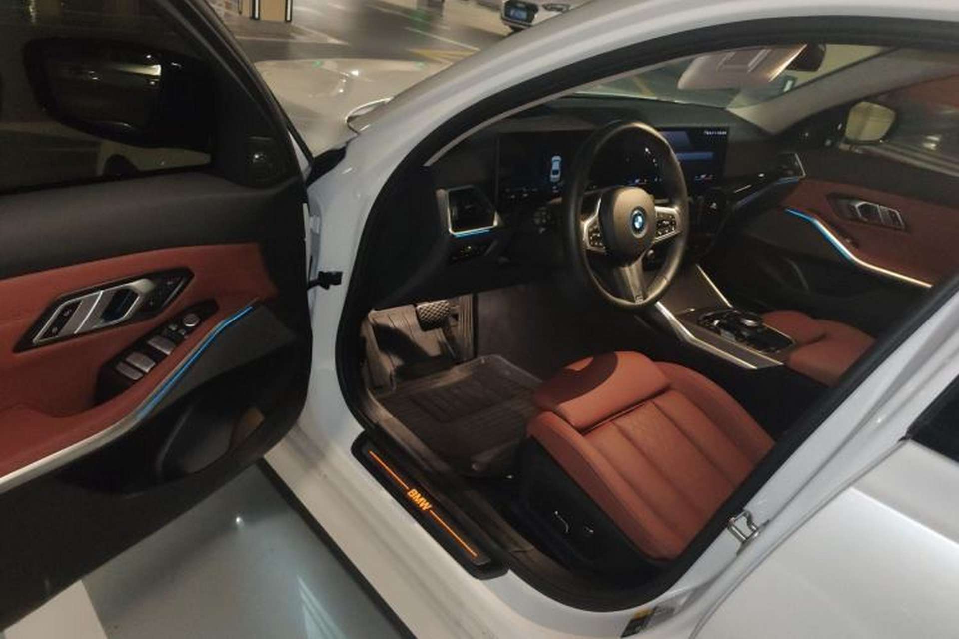 Used BMW i3 2024 eDrive 40 L Midnight Sports Package Interior 3