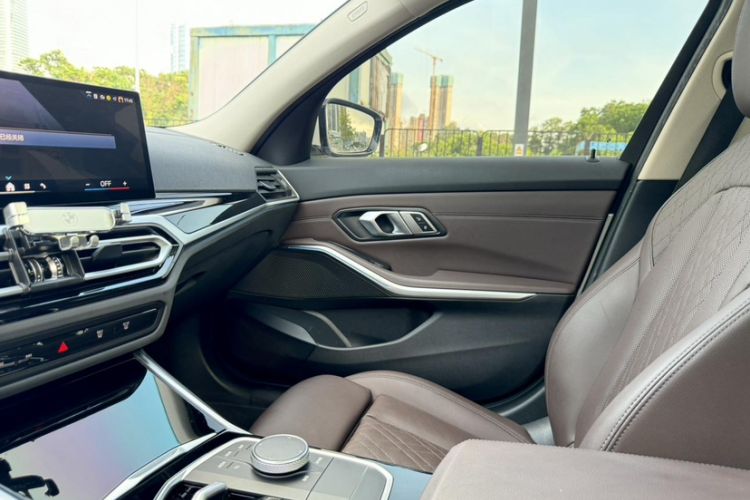 Used BMW i3 2024 eDrive 35 L Interior 3