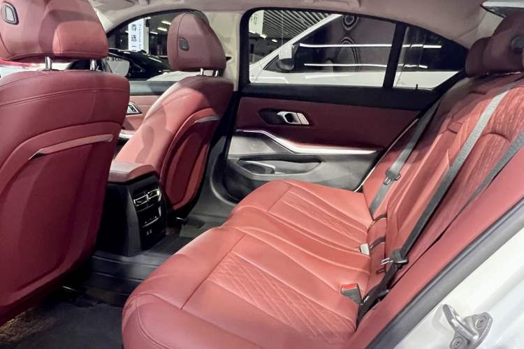 Used BMW i3 2024 eDrive 35 L Interior 3