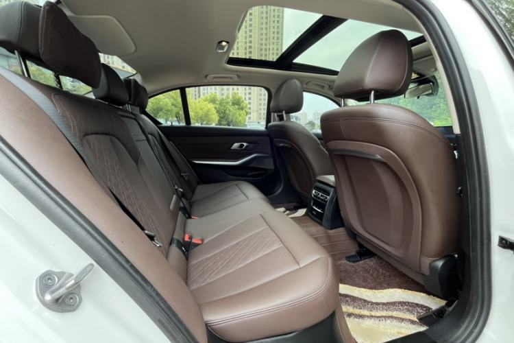 Used BMW i3 2024 eDrive 35 L Interior 3