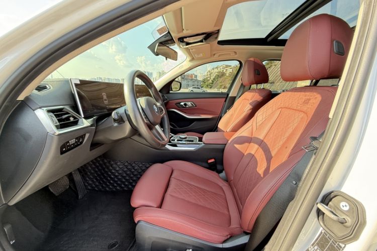 Used BMW i3 2024 eDrive 35 L Interior 3