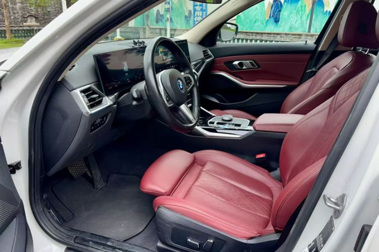 Used BMW i3 2024 eDrive 35 L Interior 3