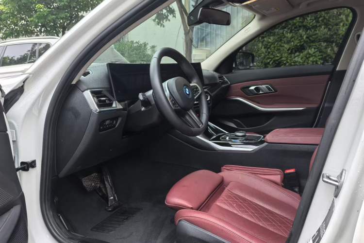 Used BMW i3 2024 eDrive 35 L Interior 3