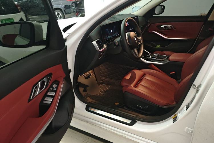 Used BMW i3 2024 eDrive 35 L Interior 3