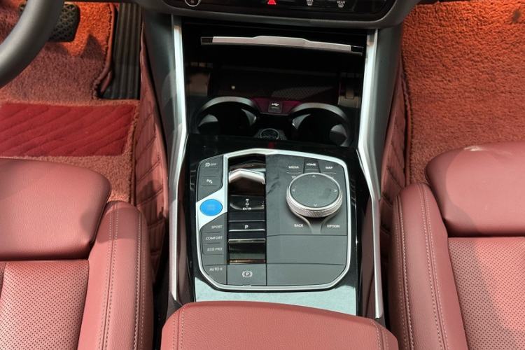 Used BMW i3 2024 eDrive 35 L Interior 4