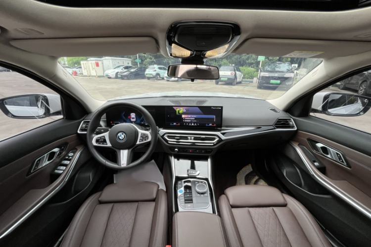 Used BMW i3 2024 eDrive 35 L Interior 4