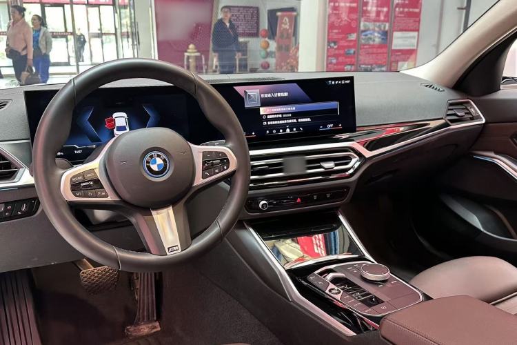 Used BMW i3 2024 eDrive 35 L Interior 4