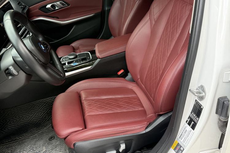 Used BMW i3 2024 eDrive 35 L Interior 4