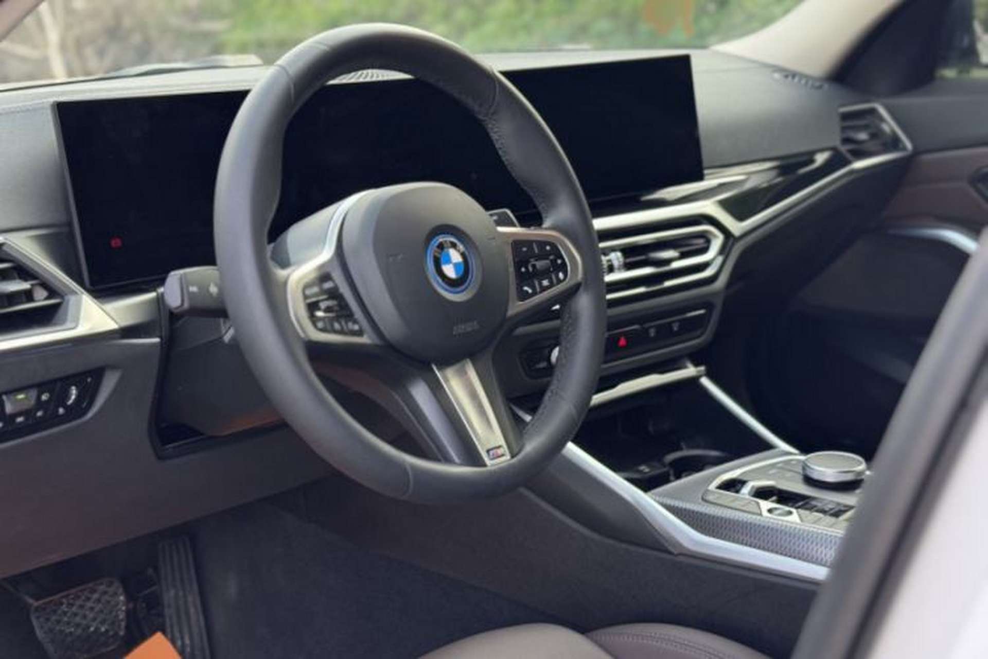 Used BMW i3 2024 eDrive 40 L Midnight Edition Interior 4