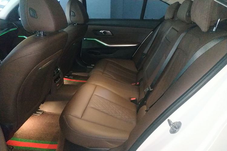 Used BMW i3 2024 eDrive 35 L Interior 4
