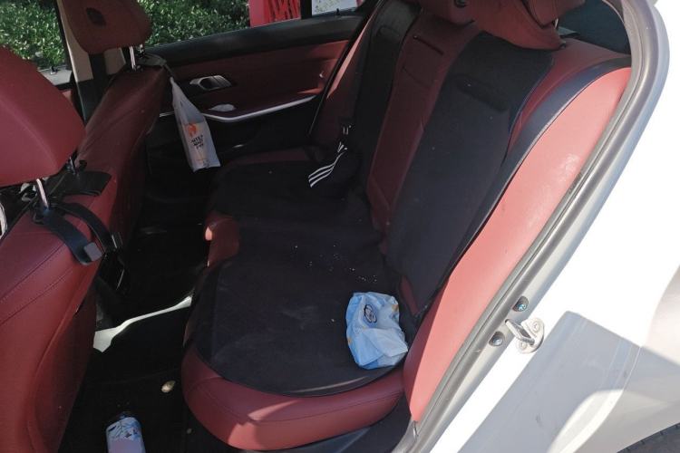 Used BMW i3 2024 eDrive 35 L Interior 4