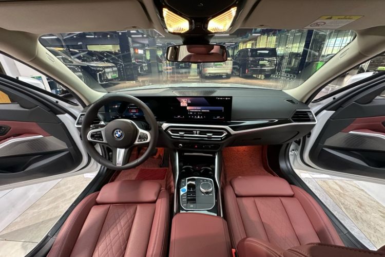 Used BMW i3 2024 eDrive 35 L Interior 5