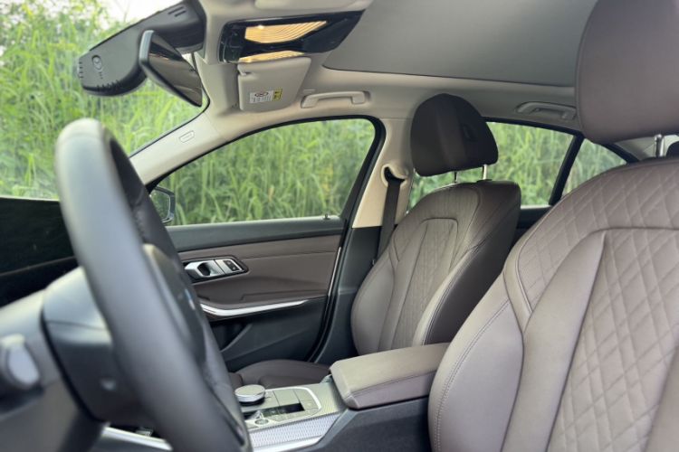 Used BMW i3 2024 eDrive 40 L Midnight Edition Interior 5