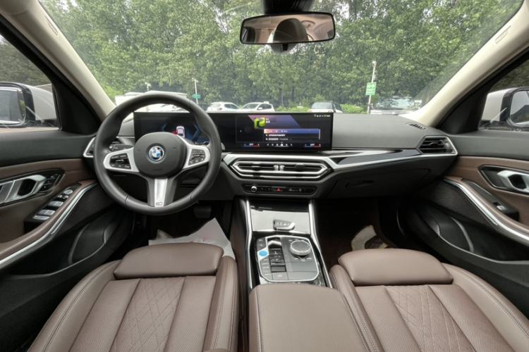 Used BMW i3 2024 eDrive 35 L Interior 6