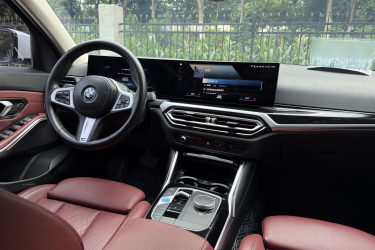 Used BMW i3 2024 eDrive 35 L Interior 7