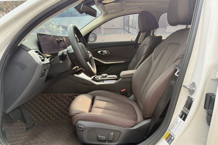 Used BMW i3 2024 eDrive 35 L Interior 7
