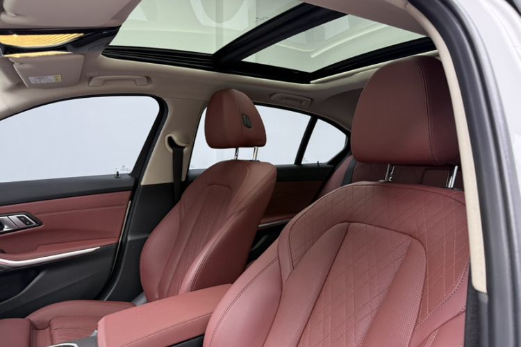 Used BMW i3 2024 eDrive 40 L Midnight Sports Package Interior 8