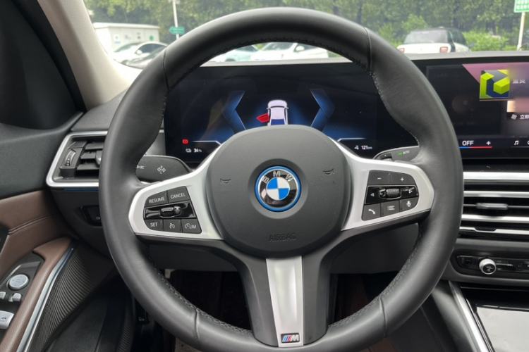 Used BMW i3 2024 eDrive 35 L Interior 8