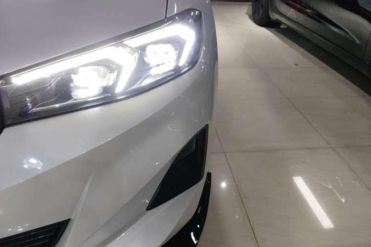 Used BMW i3 2024 eDrive 40 L Midnight Edition Left Front Headlight