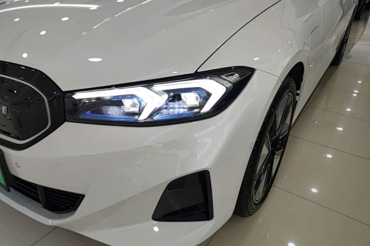 Used BMW i3 2024 eDrive 40 L Midnight Sports Package Left Front Headlight