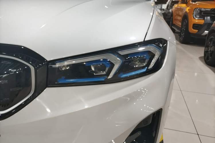 Used BMW i3 2024 eDrive 40 L Midnight Sports Package Left Front Headlight