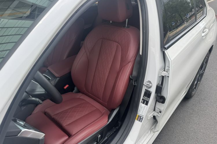 Used BMW i3 2024 eDrive 40 L Midnight Edition Left Front Seat