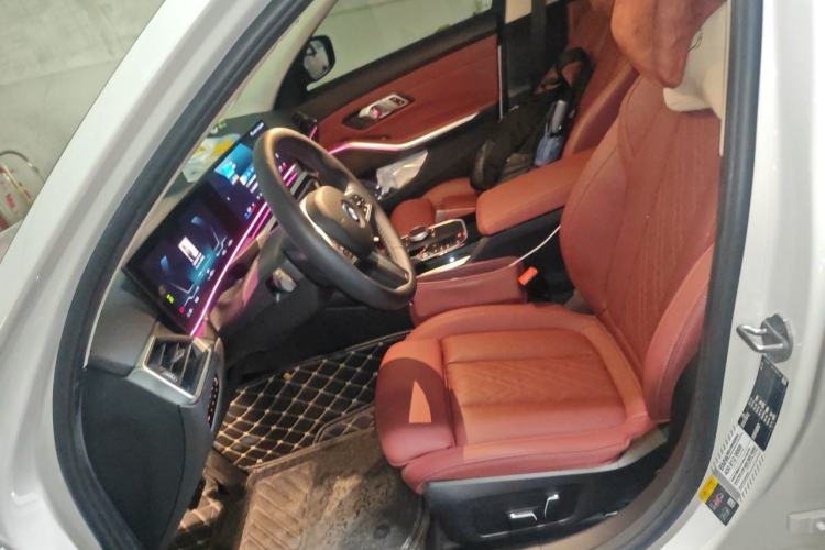 Used BMW i3 2024 eDrive 35 L Left Front Seat
