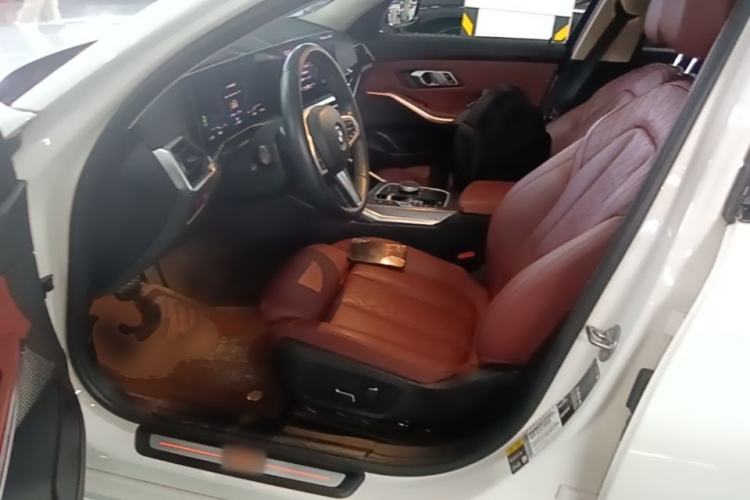 Used BMW i3 2024 eDrive 40 L Midnight Edition Left Front Seat