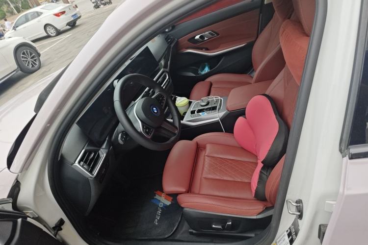 Used BMW i3 2024 eDrive 40 L Midnight Edition Left Front Seat