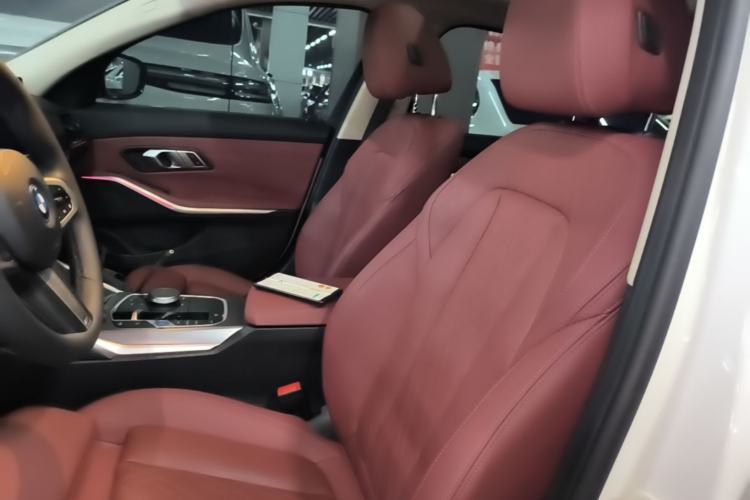 Used BMW i3 2024 eDrive 40 L Midnight Edition Left Front Seat