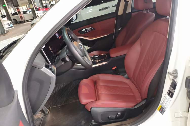 Used BMW i3 2024 eDrive 35 L Left Front Seat