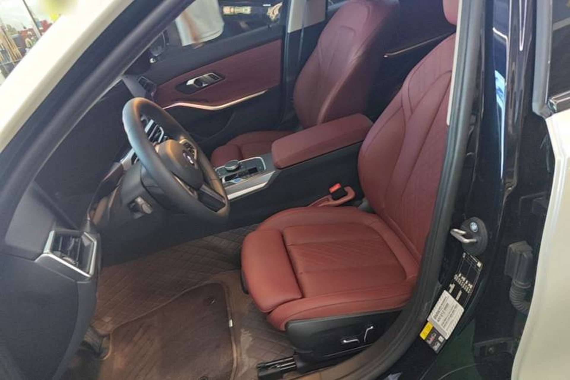Used BMW i3 2024 eDrive 40 L Midnight Edition Left Front Seat