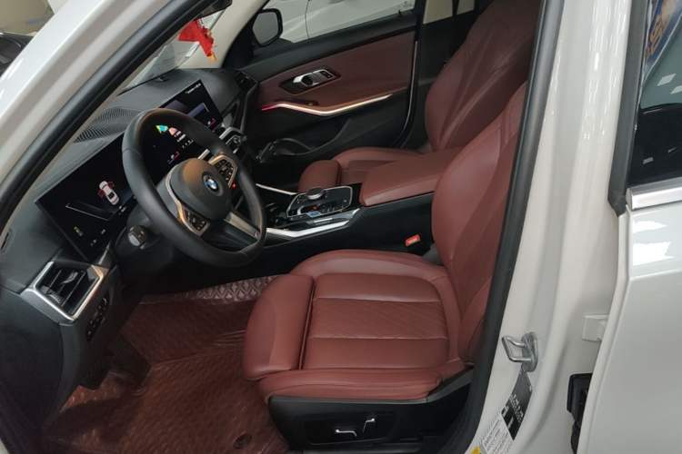 Used BMW i3 2024 eDrive 35 L Left Front Seat