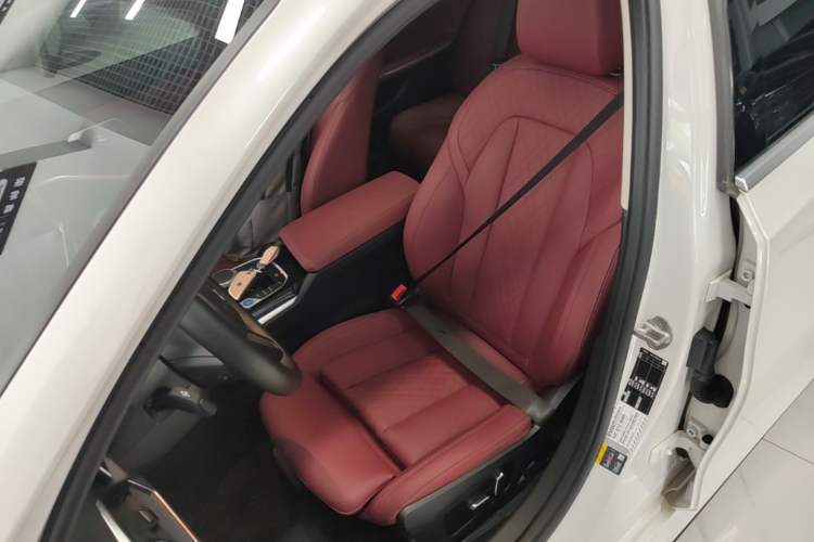 Used BMW i3 2024 eDrive 35 L Left Front Seat