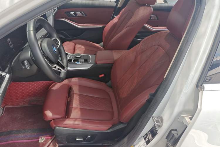 Used BMW i3 2024 eDrive 35 L Left Front Seat