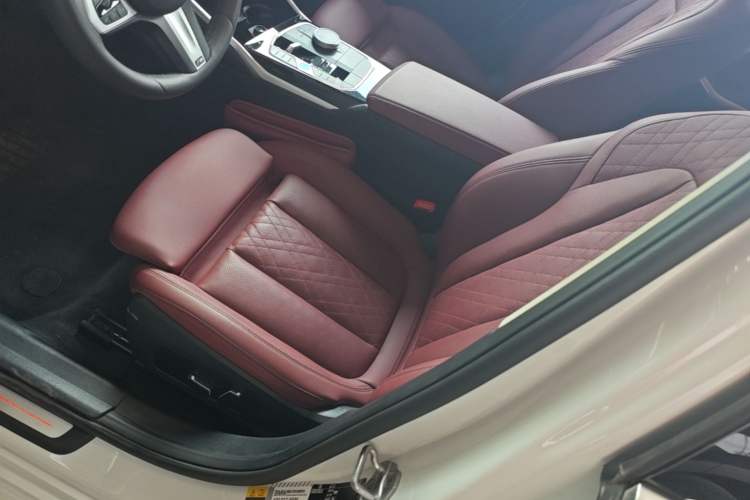 Used BMW i3 2024 eDrive 35 L Left Front Seat
