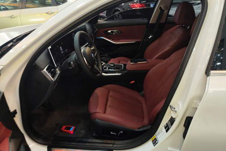 Used BMW i3 2024 eDrive 35 L Left Front Seat