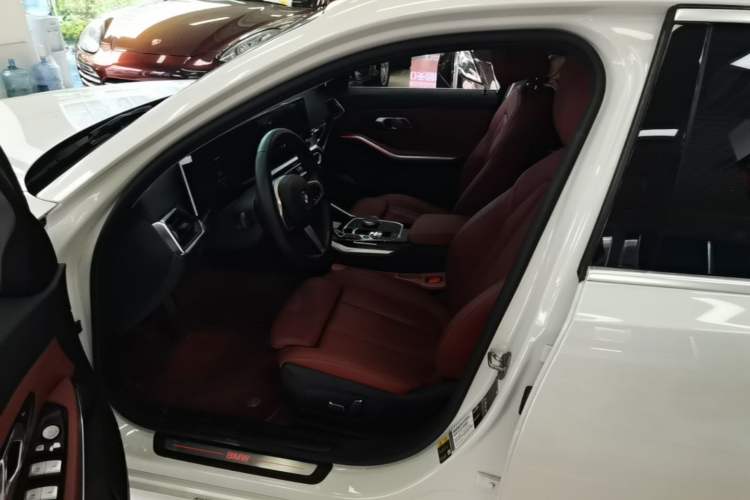 Used BMW i3 2024 eDrive 35 L Left Front Seat