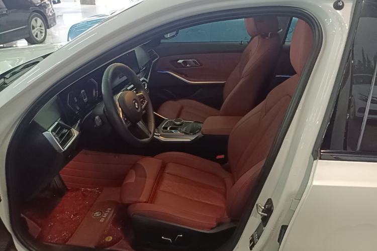 Used BMW i3 2024 eDrive 40 L Midnight Edition Left Front Seat